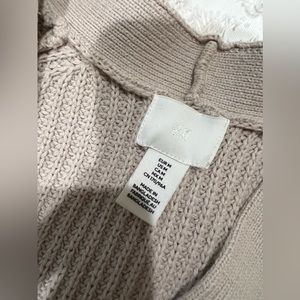 Size medium cardigan sweater form H&M